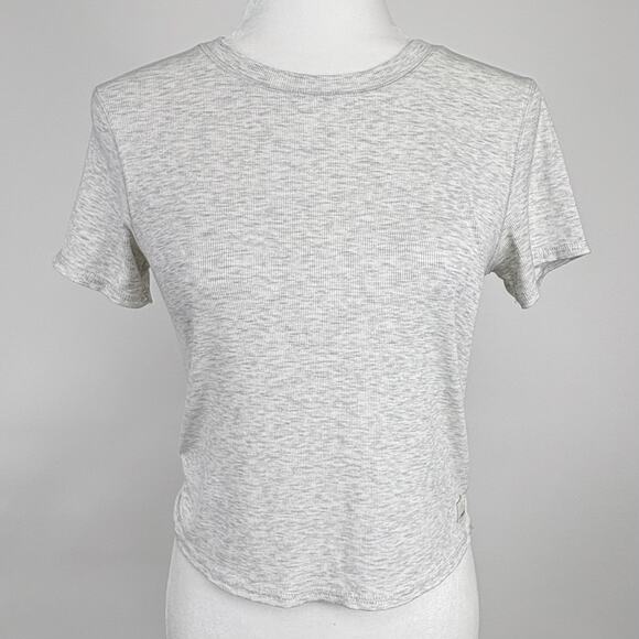 Vuori Tops - Vuori Pose Fitted Tee Size Small Activewear Athleisure Yoga Neutral Minimalist
